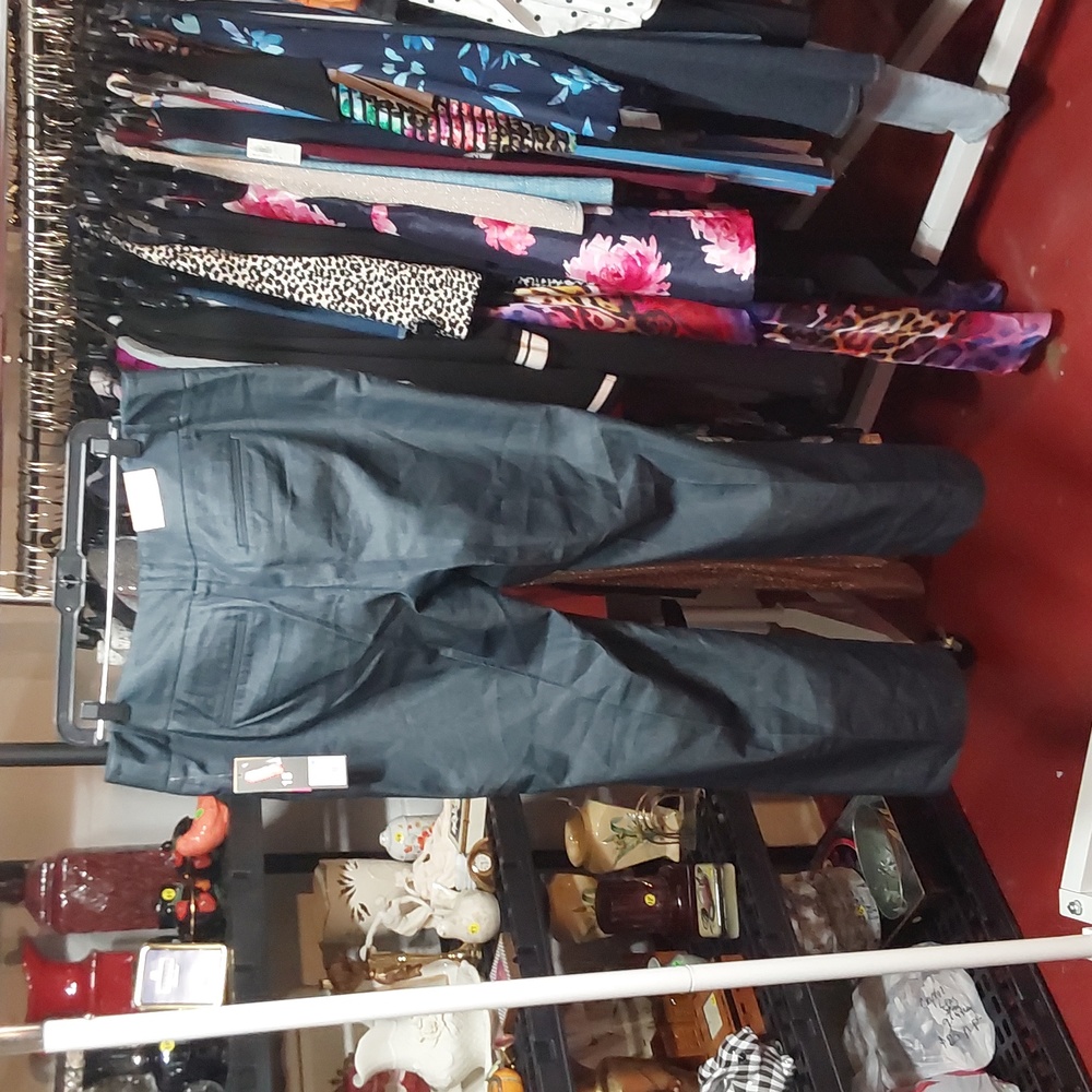 Jeans - Picture 2 of 3